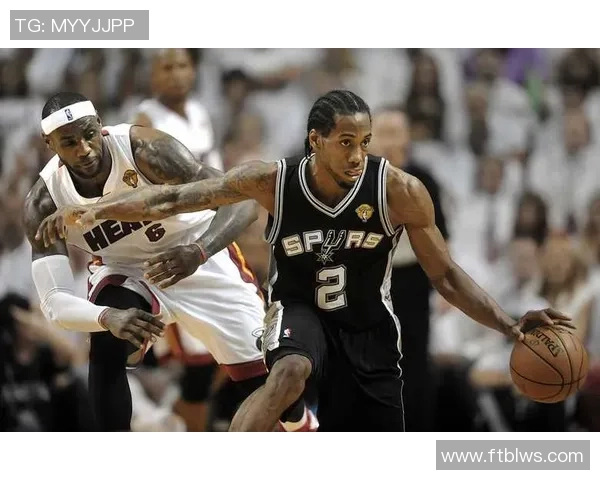 科怀伦纳德的篮球传奇之路与赛场背后的奋斗故事